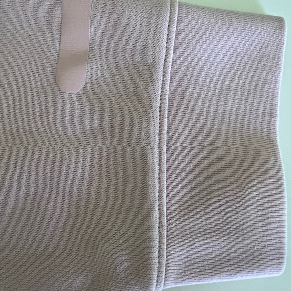 Under Armour Pink and White fleece 🌸 - Picture 5 of 7